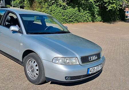 Audi A4 1.6 (ESP) -