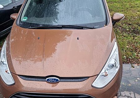Ford B-Max Titanium