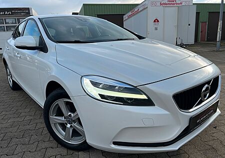 Volvo V40 D2 Momentum /1.HAND/SCHEKHEFT/XENON/NAVI/