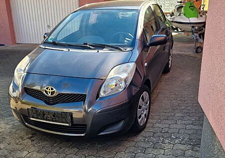 Toyota Yaris 1,0-l-VVT-i Cool Cool