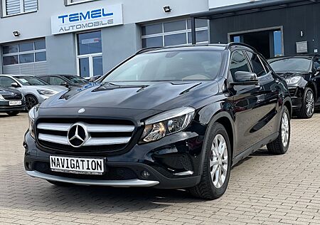 Mercedes-Benz GLA 200 CDI/d*NAVI*LEDER*R-KAMERA*SHZ*PDC*PANO*