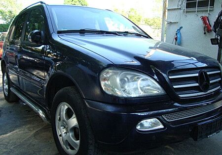 Mercedes-Benz ML 320 LEDER NAVI