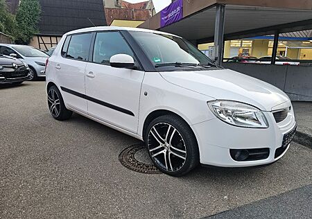 Skoda Fabia Ambiente Tüv bei Kauf Neu Temp Klima