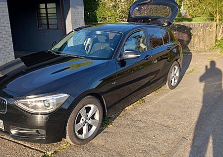 BMW 118d Sport Line Sport Line (Frisch TÜV bis 05/27