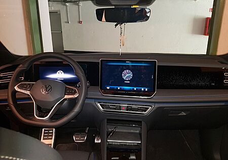 VW Tiguan Volkswagen 2.0 TSI 195kW DSG 4MOTION R-Line R-Line