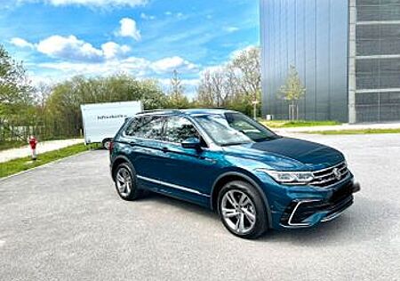 VW Tiguan Volkswagen 2.0 TDI SCR 147kW DSG 4MOTION R-Line ...