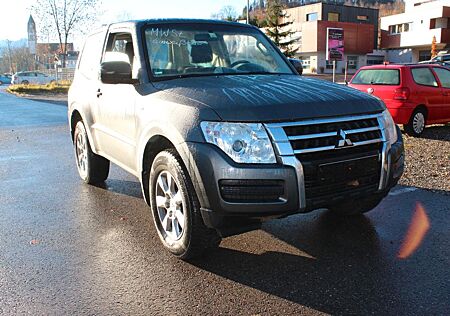 Mitsubishi Pajero 3.2 DI-D Edition 100 Klima 8Fach bereifun