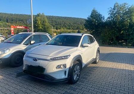 Hyundai Kona Elektro | 290 km Reichweite| 15kw Verbrauch