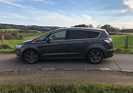 Ford S-Max 2,0TDCi Bi-Turbo 154kW Titanium PShift...