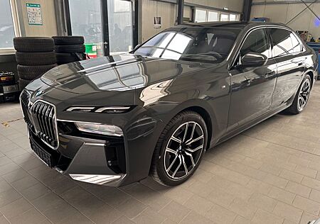 BMW 740 d xDrive MSport IndividualLeder Merino