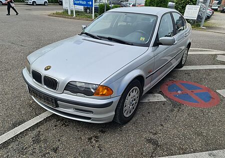 BMW 320i