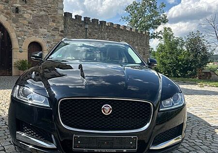 Jaguar XF 20d 180PS Pure Sportbrake Automatik Pure