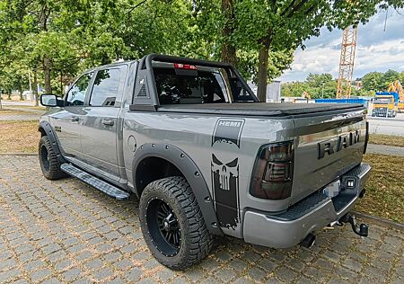 Dodge RAM 1500 4x4 5.7 Hemi Crew-Cab / Big-Horn