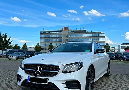 Mercedes-Benz E 200 AMG Line Exterior/Widescreen/Burmester