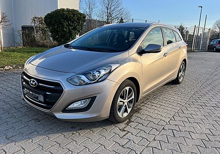 Hyundai i30 blue 1.6 CRDi 81kW DCT*KLIMAAUT*SHZ*LHZ*KAM*