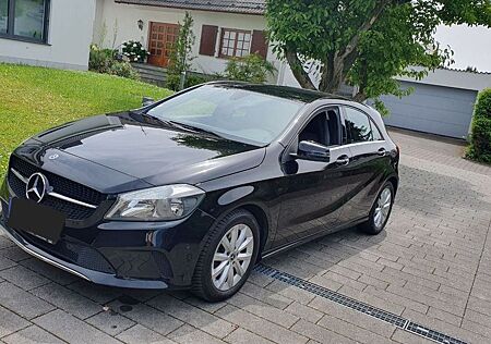 Mercedes-Benz A 180 BlueEFFICIENCY Style Edition