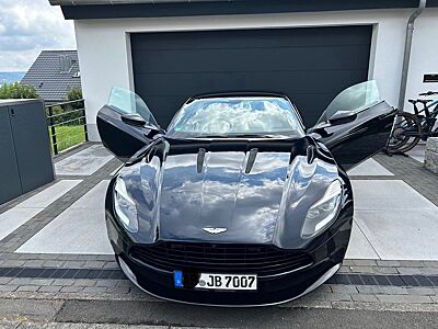 Aston Martin DB11 5.2 V12 -
