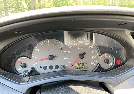 Ford Focus 1.6 | HU/AU 03.26 | abgemeldet