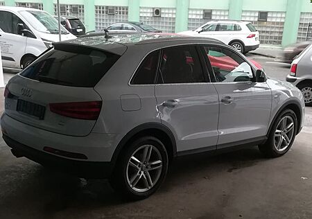 Audi Q3 2.0 TDI S LINE 1 Hand