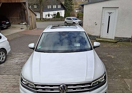 VW Tiguan Volkswagen 2.0 TDI SCR 140kW DSG 4MOTION Highlin...