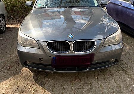 BMW 523i A -