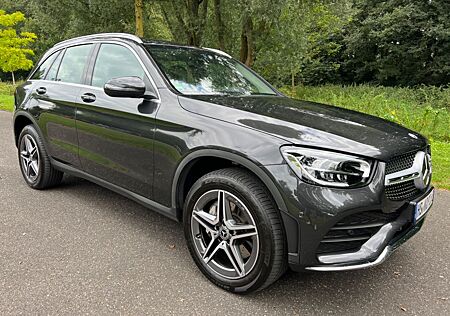 Mercedes-Benz GLC 300 GLC 300e 4MATIC, AMG Line Carbon, NAVI