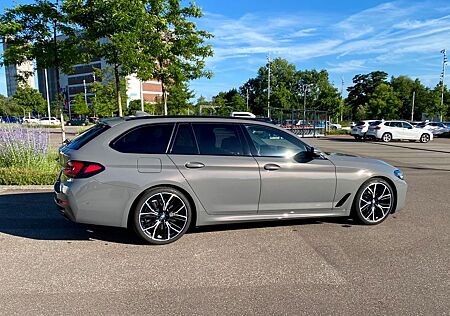 BMW 530 d xDrive Touring* M Sport* Laser* Pano* Garantie