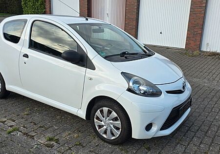 Toyota Aygo (X) Aygo AYGO Basis