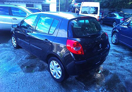 Renault Clio by RIP CURL 1.2 16V Eco2 55kW KLIMA