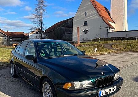 BMW 528i Auto