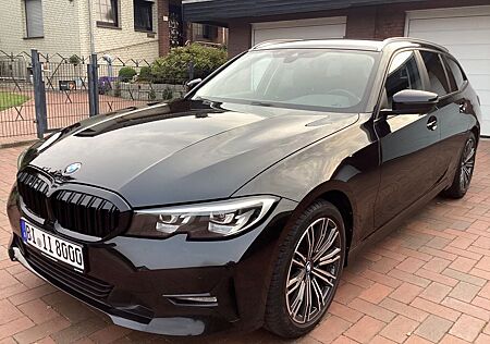 BMW 318d Touring Advantage LiveCockpit ConnetedDrive