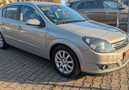 Opel Astra H 1.6i Xenon/Klima/Sitzheiz/TÜV 08.27