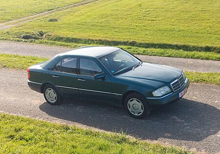 Mercedes-Benz C 180 elegance Klima 4x el,FH.Grünmetallic