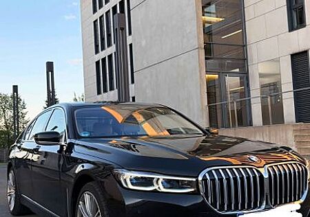 BMW 730d xDrive - Fond Entertainment Paket