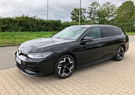 VW Passat Variant Volkswagen 2.0 TDI SCR DSG R-Line R-Line