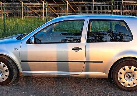 VW Golf Volkswagen 4 - TÜV NEU - 109TKM - Klima - Vieles Neu