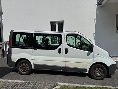 Renault Trafic 9 Sitze Klima 1.HAND
