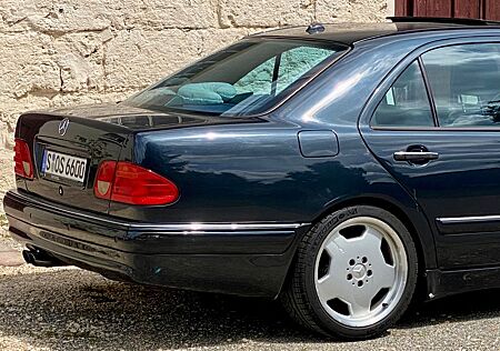 Mercedes-Benz E 55 AMG