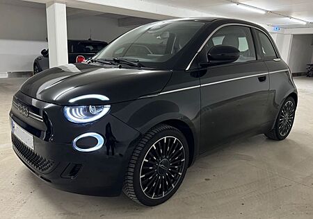 Fiat 500E "la Prima" - JBL Soundsystem - Limousine