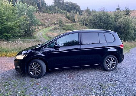 VW Touran Volkswagen 2.0 TDI SCR DSG SOUND BMT SOUND *Vollaus*