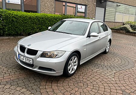 BMW 320i - Top Zustand*Klima*Xenon*Navi*PDC*TÜV NEU