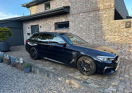 BMW M550d xDrive Touring A -