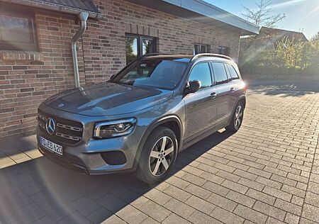 Mercedes-Benz GLB 200 4MATIC DCT -