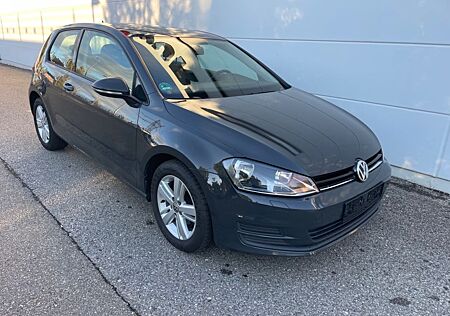 VW Golf Volkswagen VII Lim. Trendline BMT