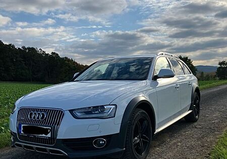 Audi A4 Allroad gebraucht kaufen Audi A4 Allroad 2.0 TDI - Top gepflegt I AHK I SHZ