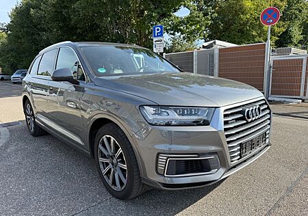 Audi Q7 3.0 TDI e-tron quattro Headup Display