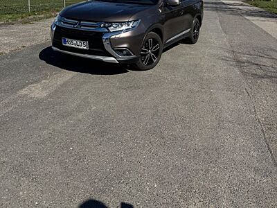 Mitsubishi Outlander 2.2 DI-D AWD 360GRAD SHZ