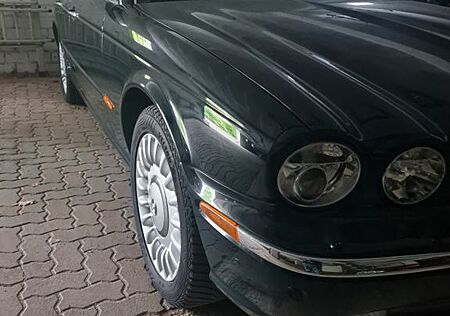 Jaguar XJR