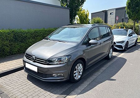 VW Touran Volkswagen 1.6 TDI Comfort, 7-Sitze, 8fach Bereif