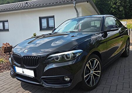 BMW 220i Coupé Sport Line 2. Hd Garantie bis 2027